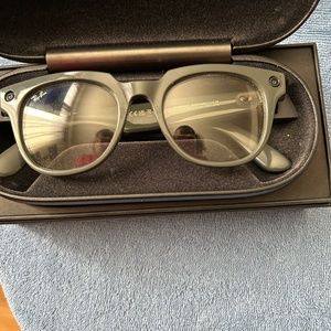 Man’s glasses